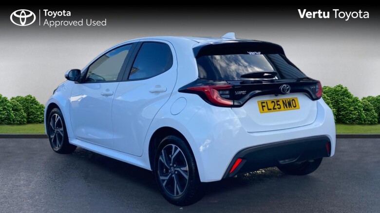 Toyota Yaris 1.5 Hybrid Design 5dr CVT Hybrid Hatchback